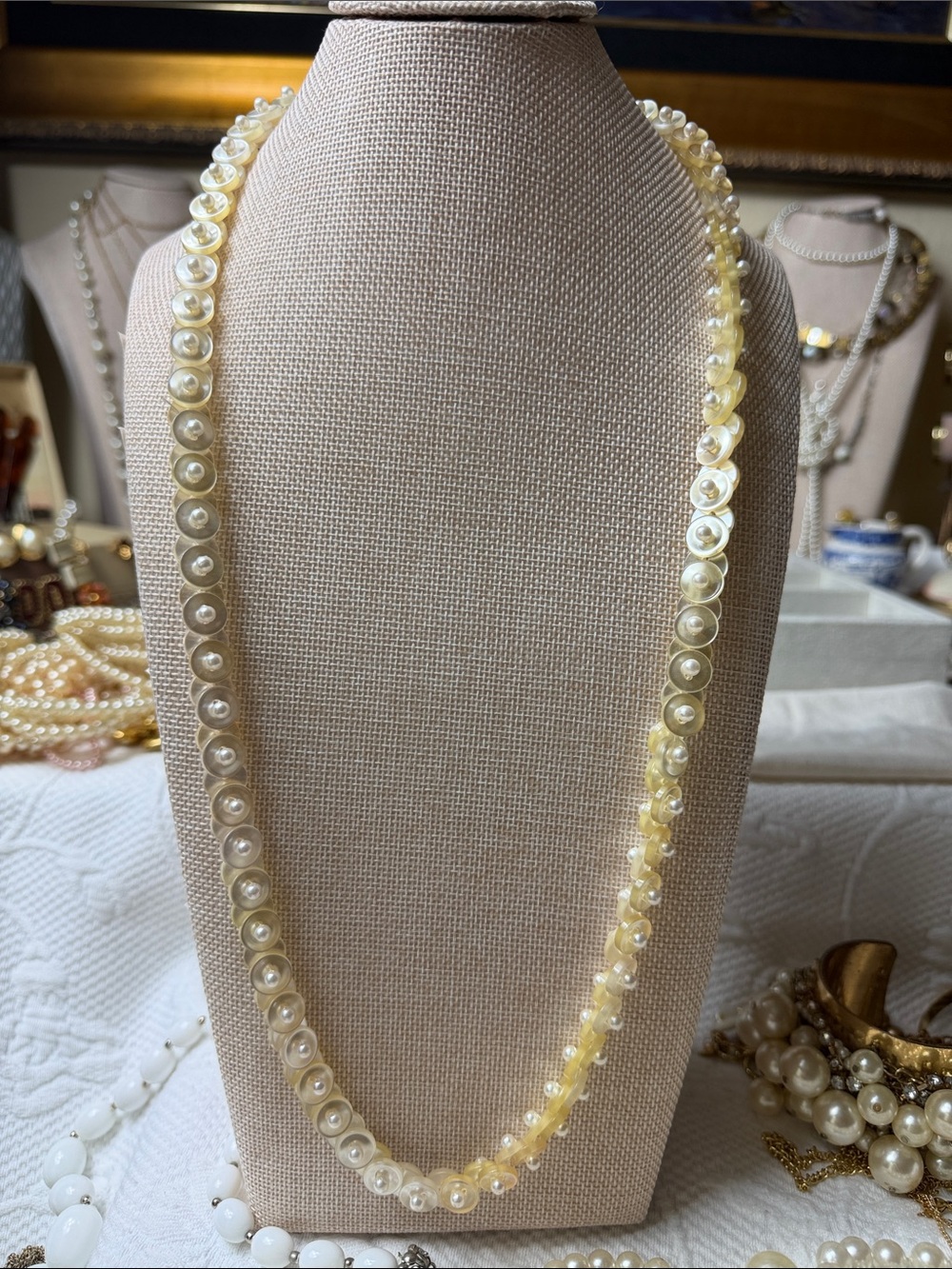 Vintage Classic Cream Button Pearl Necklace - Elegant Women’s Jewelry
